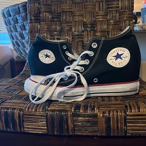 Lifted Converses Size 8 Black